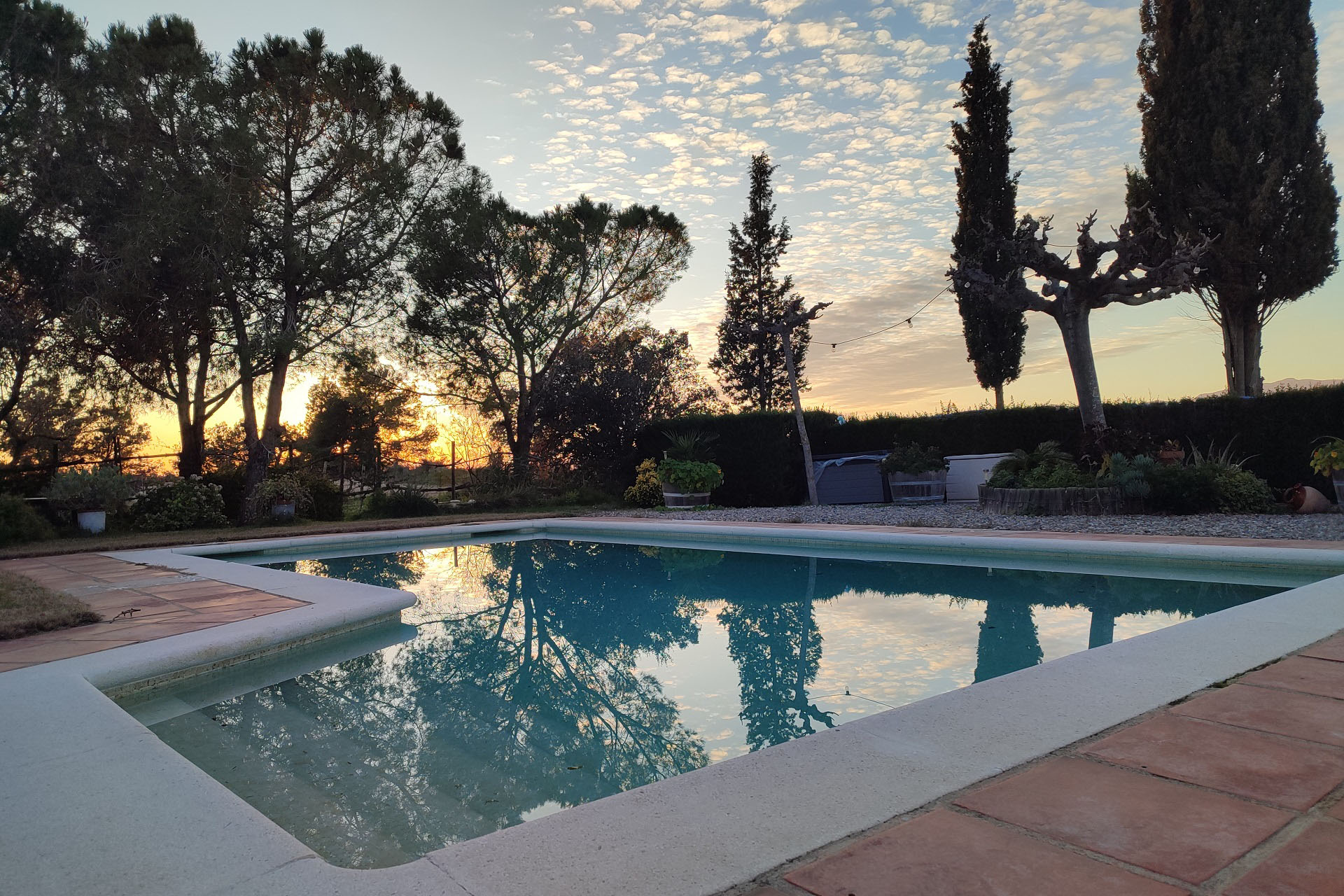 Abraça  els  darrers  raigs de Sol!